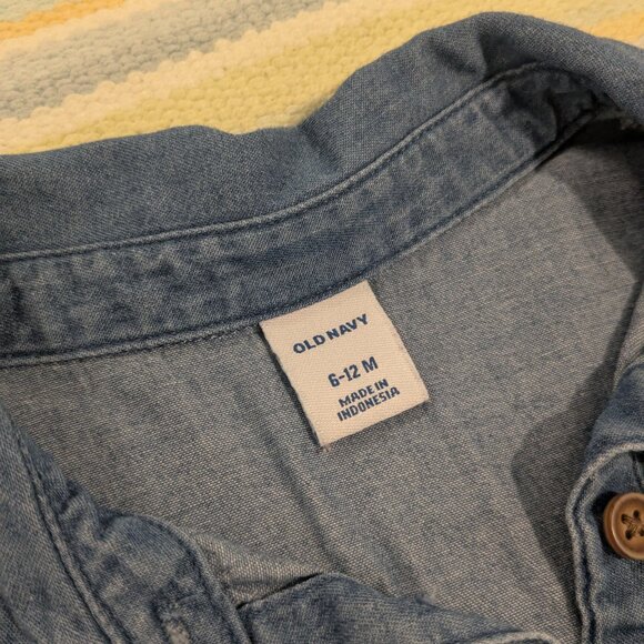⭐ Old Navy chambray dress size 6-12 months - Picture 2 of 5